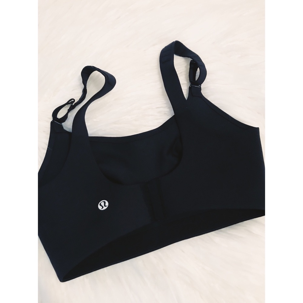 LULULEMON SPORTS BRA •